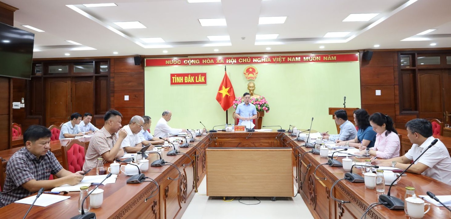 Quang cảnh cuộc họp quản lý công sản-7llT8yco